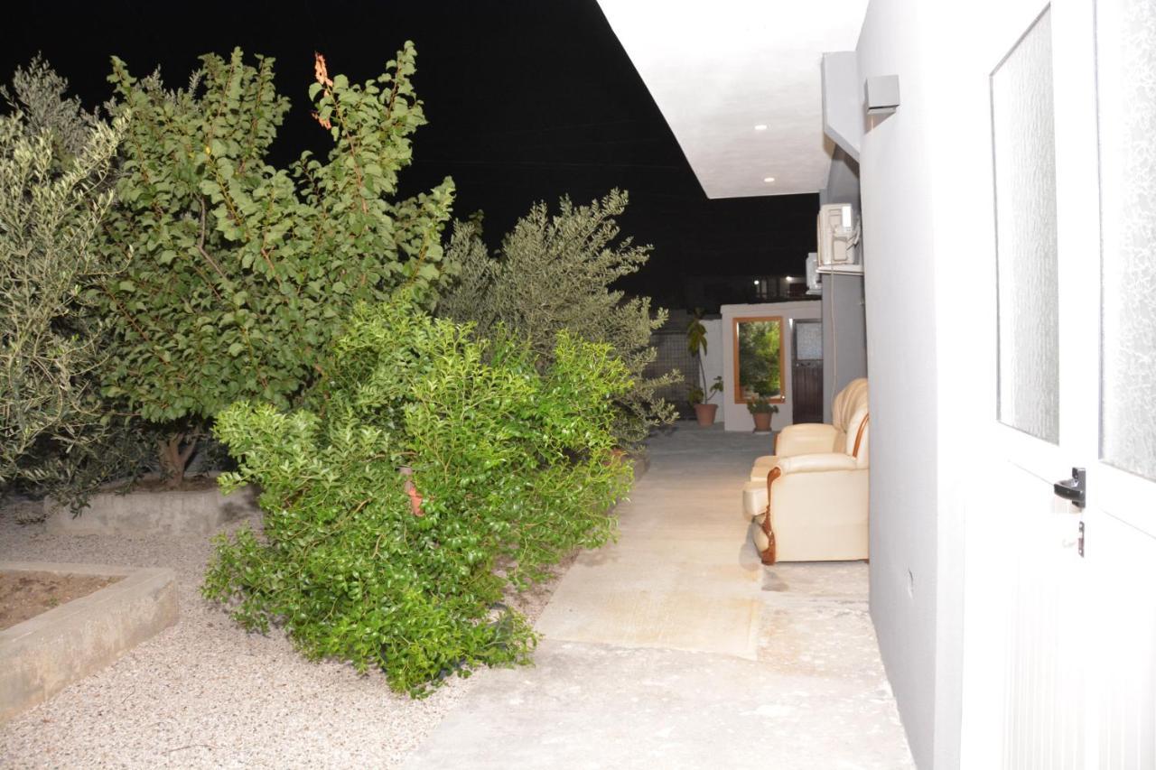 Mico'S Apartments Vlorë Exterior foto