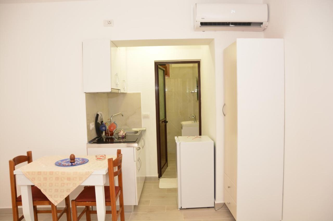 Mico'S Apartments Vlorë Exterior foto
