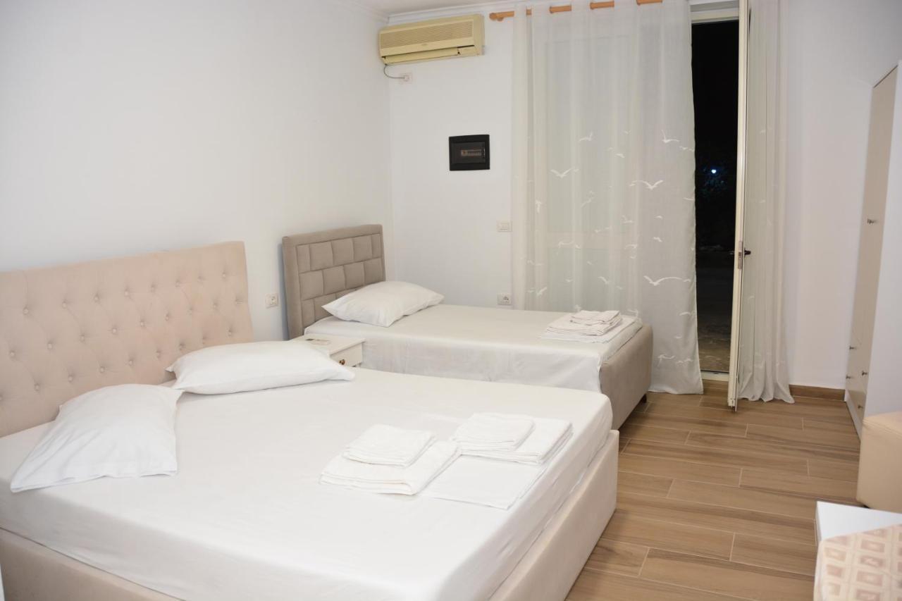 Mico'S Apartments Vlorë Exterior foto