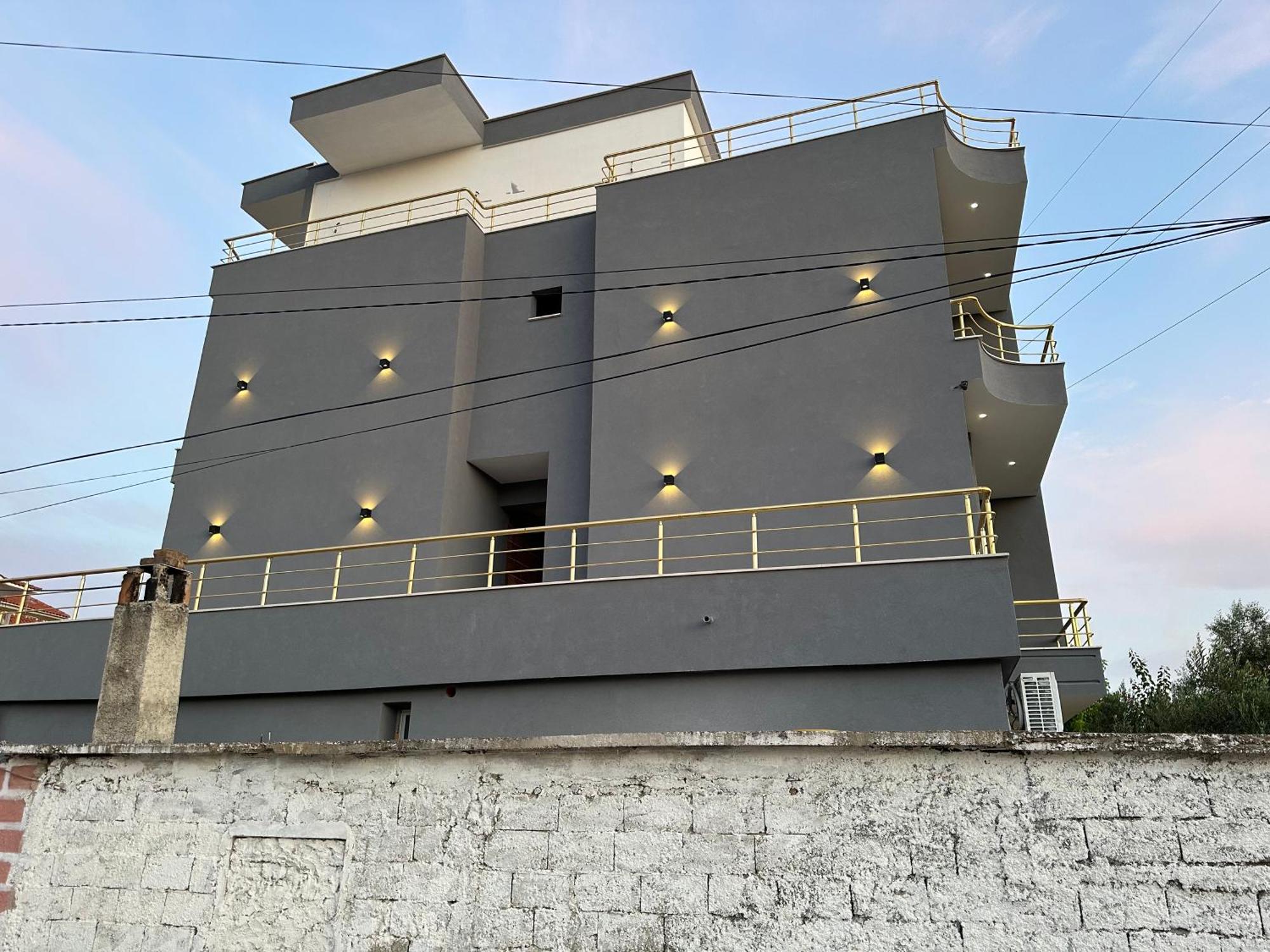 Mico'S Apartments Vlorë Exterior foto
