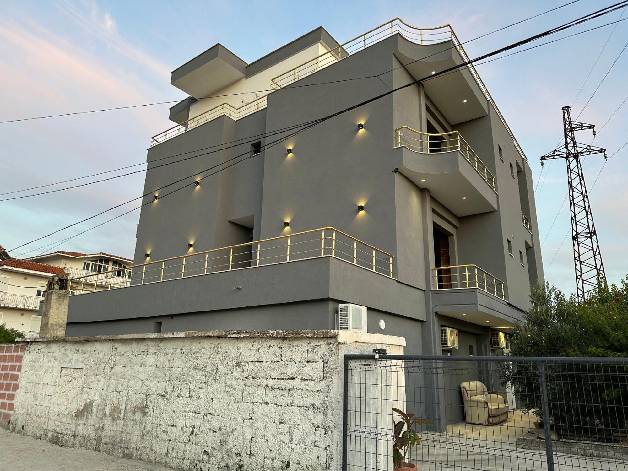 Mico'S Apartments Vlorë Exterior foto